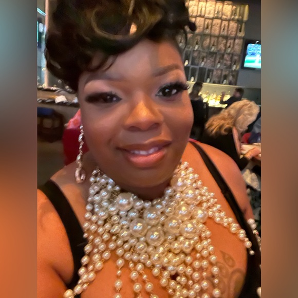 🎉Free Earrings 🎊 Luxe Cream Long Bib Freshwater Pearl Statement Necklace - Picture 4 of 4